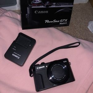 Selling my Canon G7x mark ii.